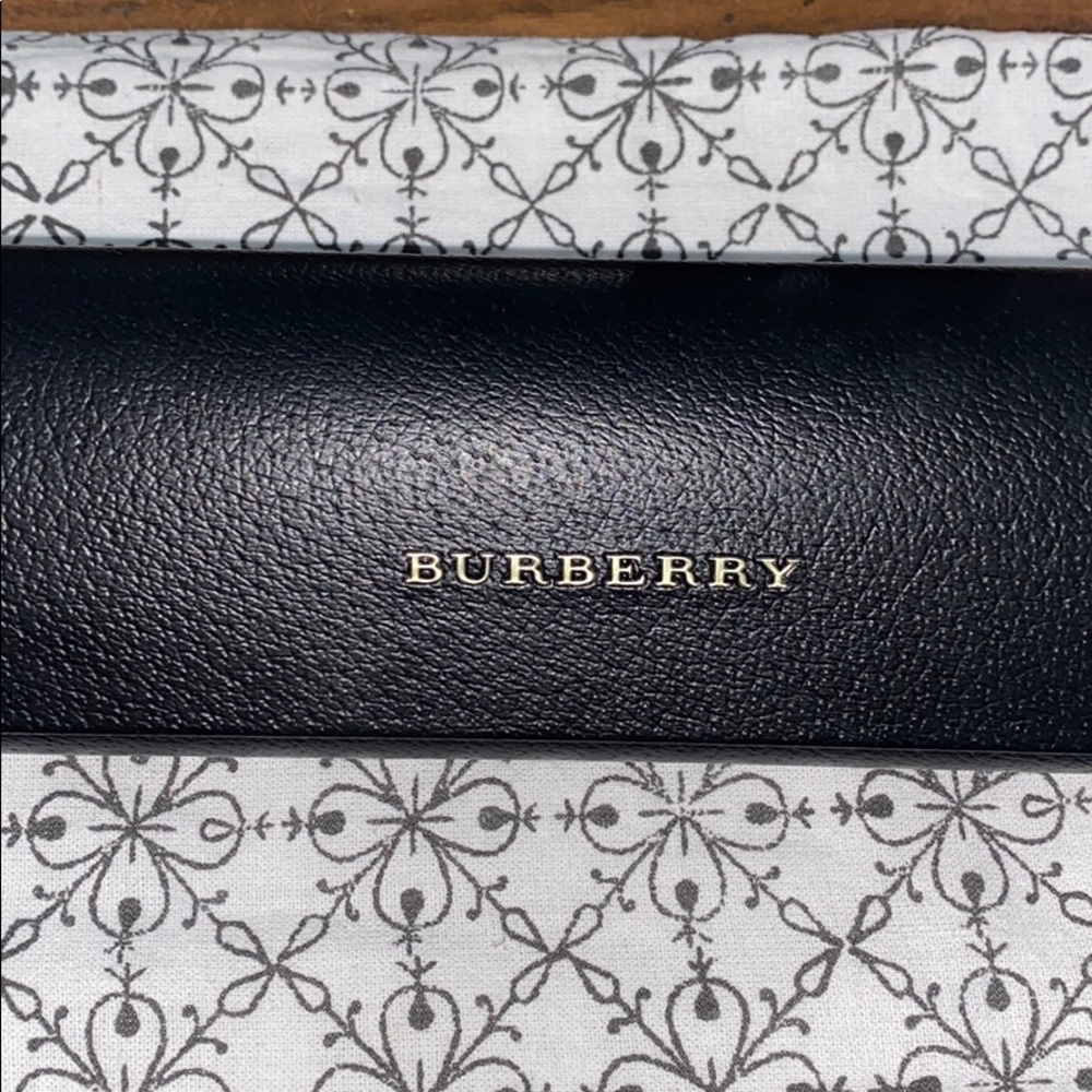 Black leather burberry sunglasses case New
